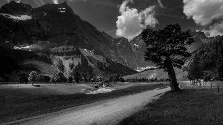 Dramatic Highlands in Monochrome Artistry wallpaper