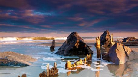 Beach stones wallpaper