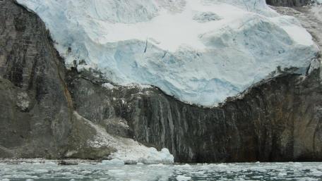 Majestic Glacier Beauty in Nature wallpaper