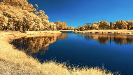 Castaic Lake at fall wallpaper