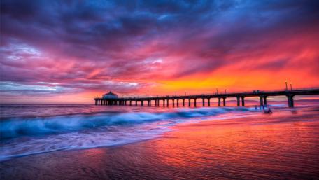 Manhattan Beach Pier at sunset wallpaper