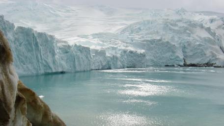 Glacial Serenity Captured in Nature's Embrace wallpaper