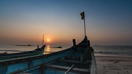 Sunset Over the Arabian Sea wallpaper
