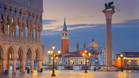 Venetian Twilight Elegance wallpaper