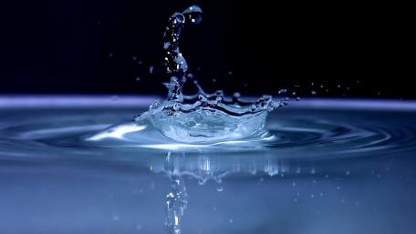 Blue water splash wallpaper