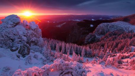 Ceahlău Massif at sunset wallpaper