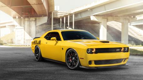 Dodge Challenger SRT Hellcat wallpaper