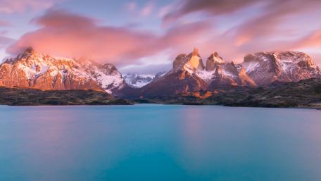 Lake Pehoé (Torres del Paine National Park, Chile) wallpaper