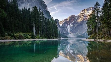 Pragser Wildsee (Lake Braies) wallpaper