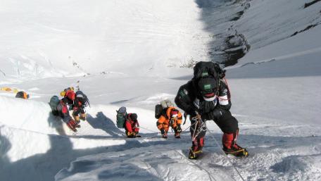 Everest climb the north slope wallpaper