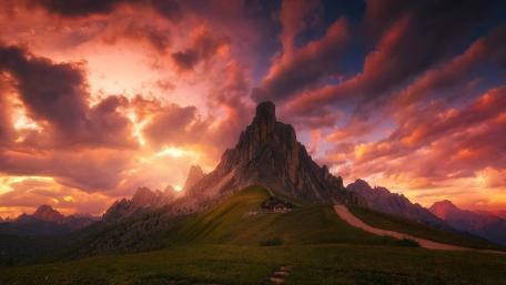 Majestic Highland Sunset Scene wallpaper
