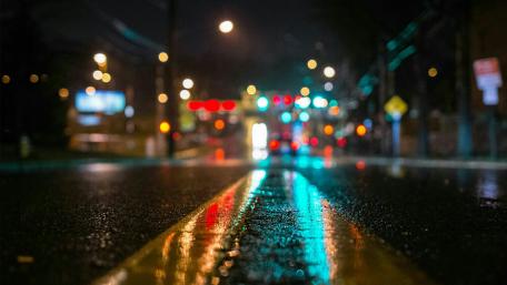 Street after rain at night wallpaper