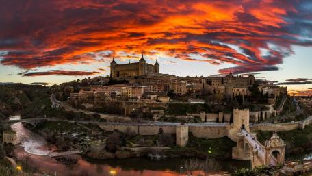 Alcázar of Toledo and Tajo River wallpaper