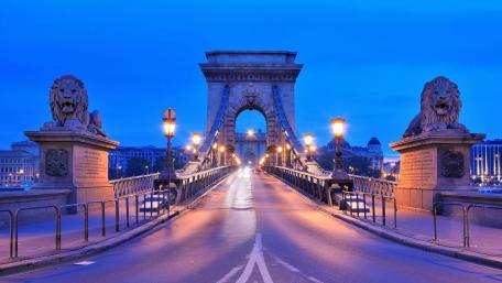 Chain Bridge lions wallpaper
