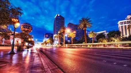 Las Vegas Strip in downtown Las Vegas wallpaper