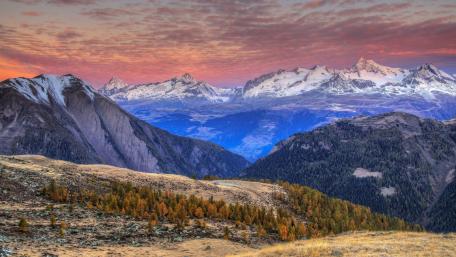 Majestic Winter Mountain Landscape wallpaper
