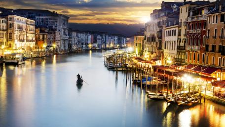 Gondola on the Grand Canal wallpaper