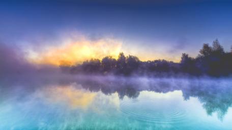 Wonderful misty morning reflection wallpaper