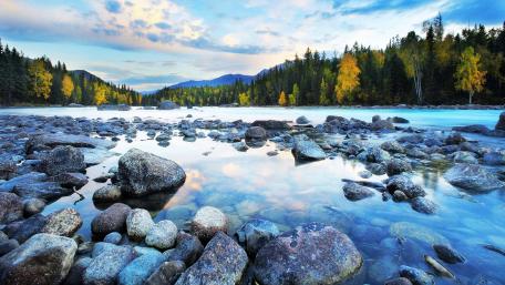 River boulder wallpaper
