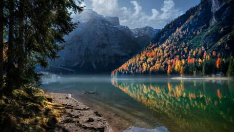 Pragser Wildsee (Lake Braies) and Prags valley wallpaper