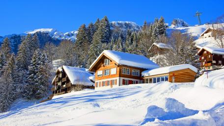 Winter Wonderland Cabin Retreat wallpaper
