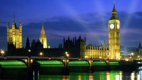Westminster Bridge and Big Ben at night wallpaper