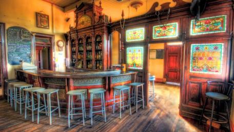 Old Tuscan Bar wallpaper