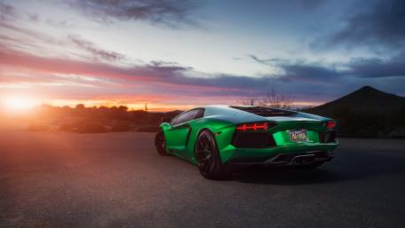 Green Lamborghini Aventador wallpaper