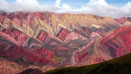 Hornacal (Cerro de los 14 colores) - Fourteen Coloured Mountain in Northern Argentina wallpaper