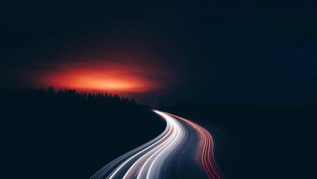 日出前的光轨 (Light trails before sunrise) wallpaper