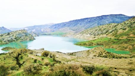 Serene Lake View in Amma Ilam Iran Nature Landscape wallpaper