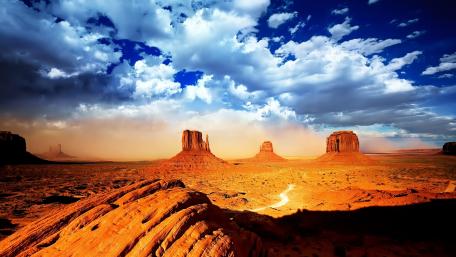 West and East Mitten Buttes (Monument Valley) wallpaper