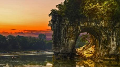 Elephant Trunk Hill (China) wallpaper