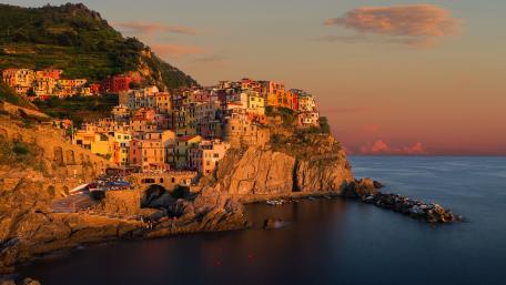 Manarola at sunset wallpaper
