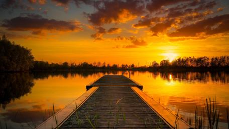 Sunset from a pier wallpaper
