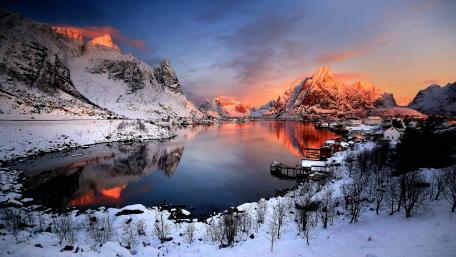 Snowy Reine (Lofoten, Norway) wallpaper