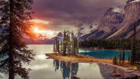 Spirit Island (Maligne Lake, Jasper National Park) wallpaper