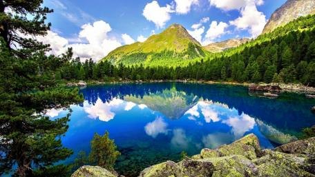 Mountain lake wallpaper
