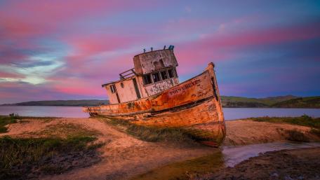 Point Reyes shipwreck on Tomales Bay wallpaper