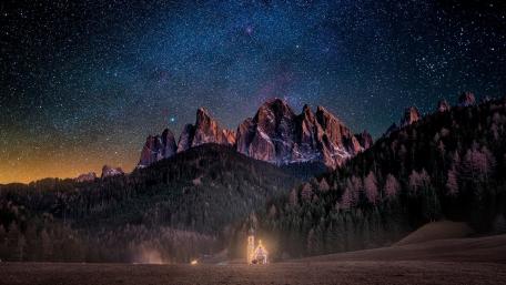 St. Johann Church in Ranui (Italy) wallpaper