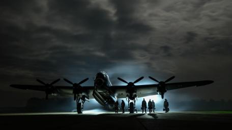 Airport at night wallpaper