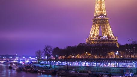 At the foot of the Eiffel Tower wallpaper
