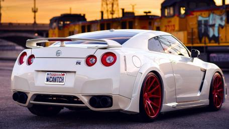 Nissan GT-R wallpaper
