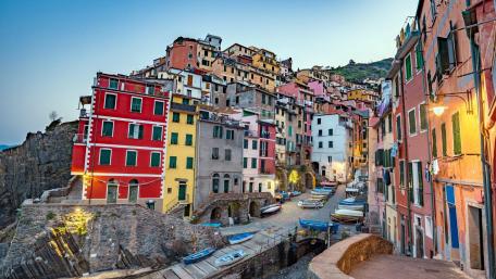 Colorful houses of Manarola wallpaper