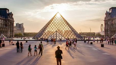 Louvre Pyramid wallpaper