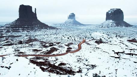 West and East Mitten Buttes in winter, Monument Valley wallpaper