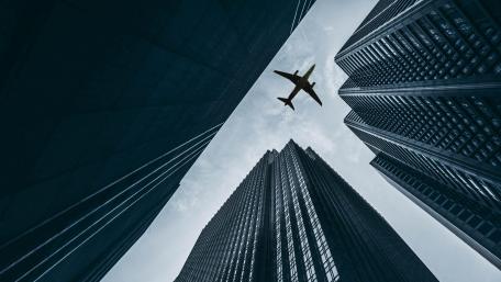 Airplane worm's eye view photography wallpaper