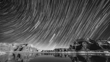 Star trails monochrome long exposure photography wallpaper