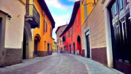 Vibrant Urban Alley View wallpaper