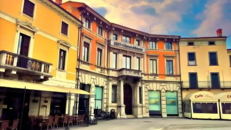 Charming Streets of a Vibrant Town wallpaper